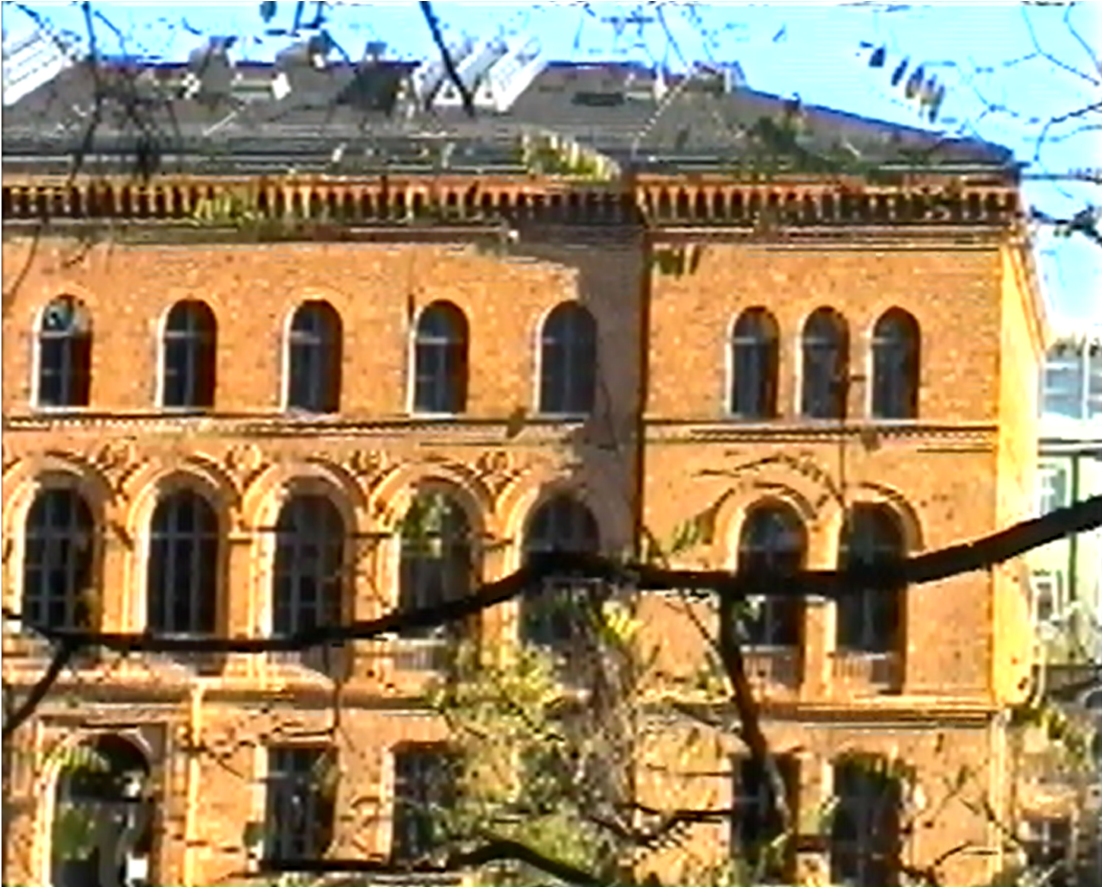 Ansicht des linken Kopfteils des Verwaltungsgebäudes IV