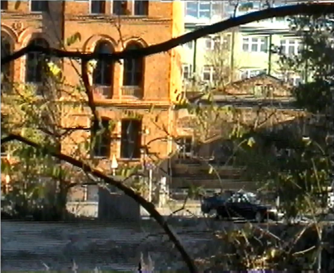 Ansicht des linken Kopfteils des Verwaltungsgebäudes V